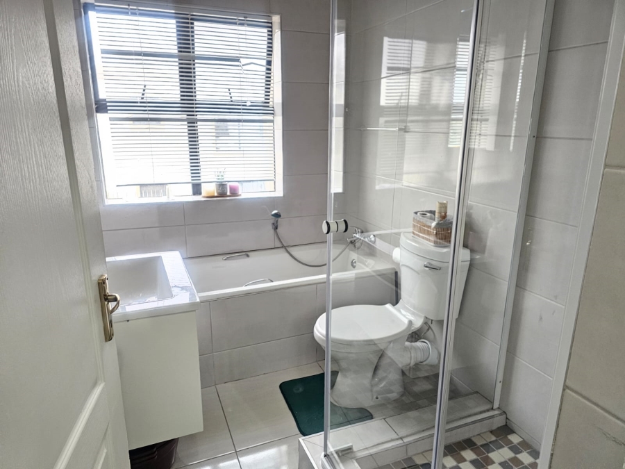 3 Bedroom Property for Sale in Parklands Western Cape